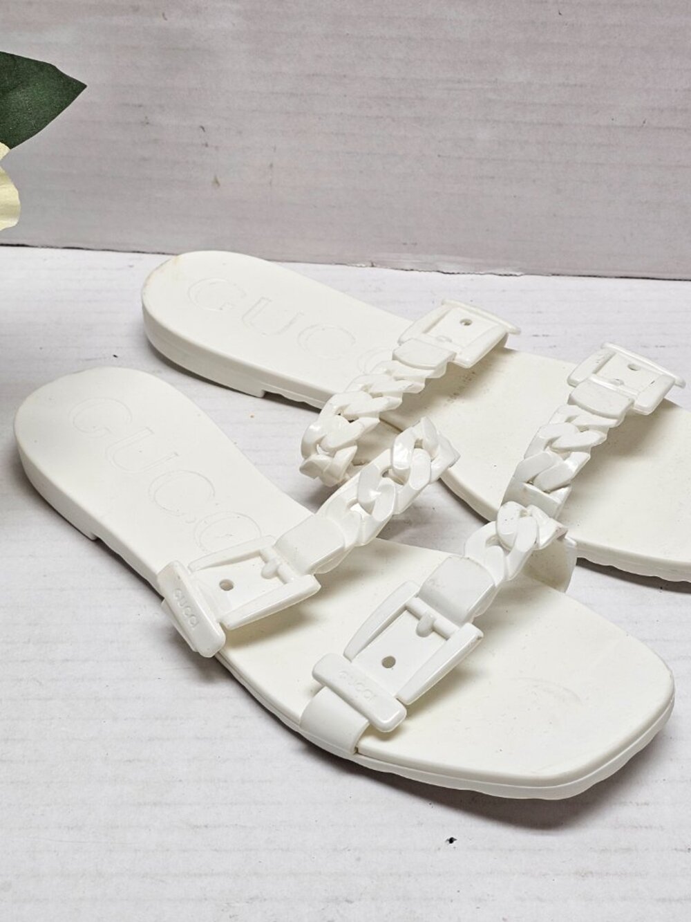 Gucci Slide Slip On White Sandals Buckle Chain Link design Made in Italy 39 - Picture 14 of 16